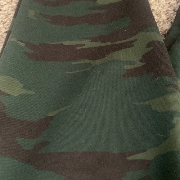 Ingrid&aIsabel maternity leggings size small - Picture 9 of 10